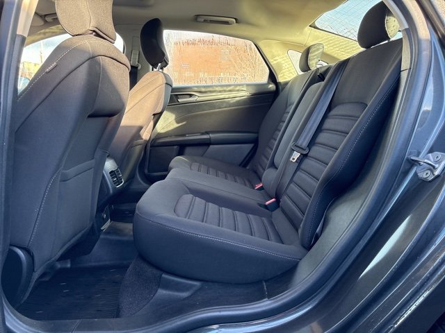 Used 2019 Ford Fusion SE image 25