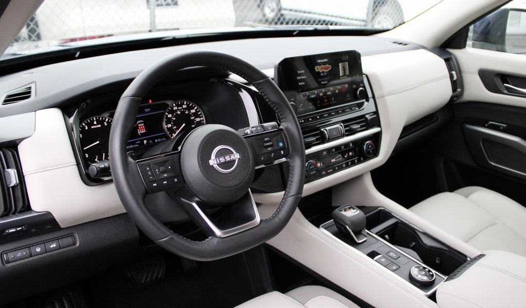 Certified 2024 Nissan Pathfinder SL image 29