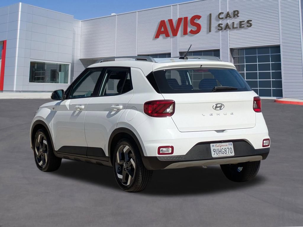 Used 2025 Hyundai Venue SEL image 9