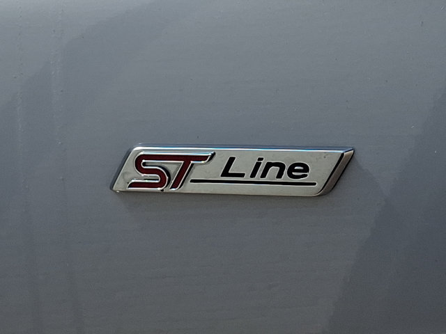 Used 2025 Ford Escape ST-Line FWD image 31
