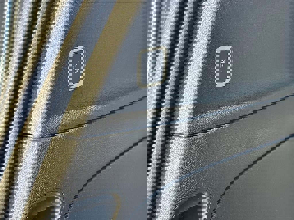 New 2026 Chrysler Pacifica Limited w/ Trailer Tow Group image 8