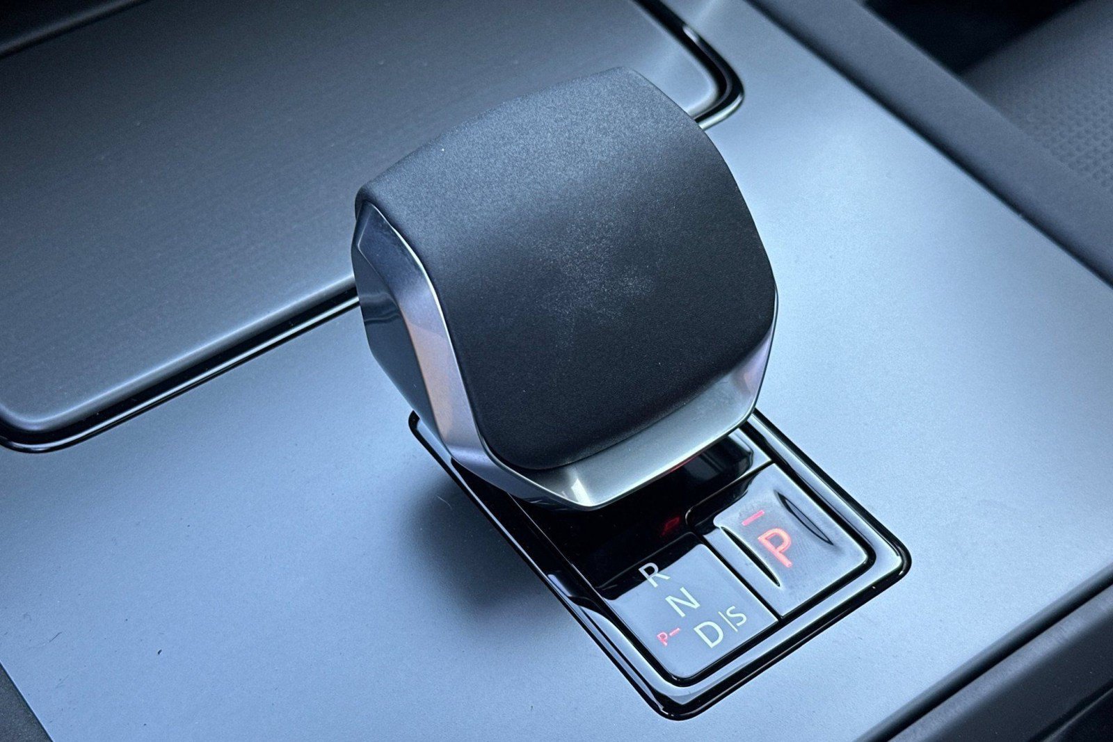 New 2025 Land Rover Discovery Sport Dynamic SE AWD/4WD image 14
