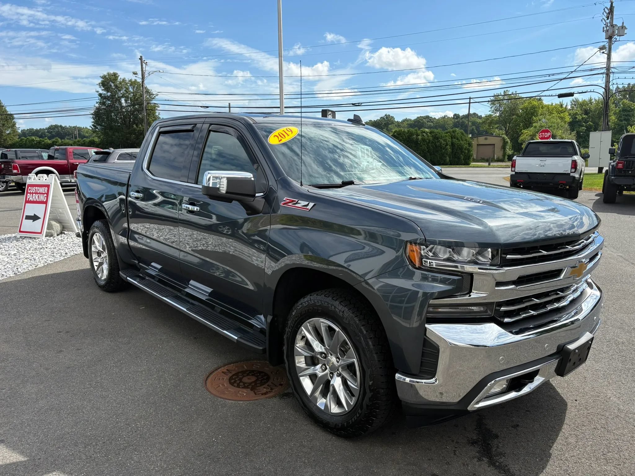 Used 2019 Chevrolet Silverado 1500 LTZ w/ LTZ Premium Package AWD/4WD image 6