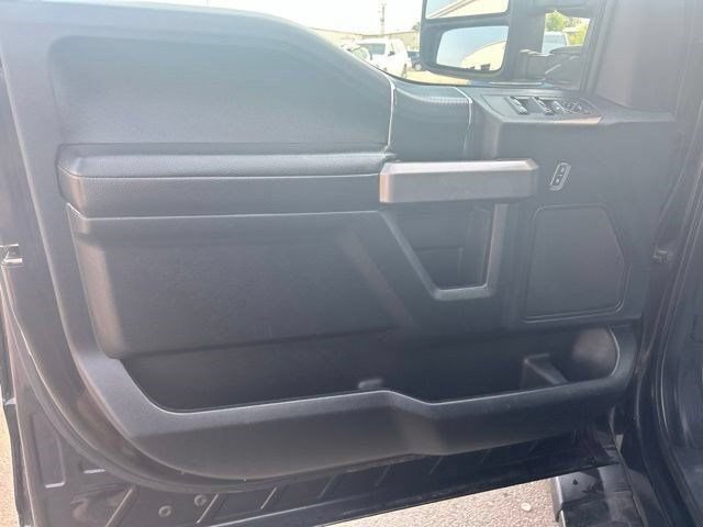 Used 2019 Ford F150 XLT w/ Equipment Group 302A Luxury AWD/4WD image 12