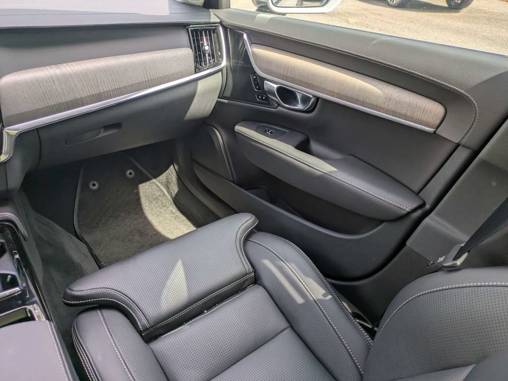 New 2024 Volvo S90 T8 Ultimate w/ Lounge Package AWD/4WD image 17