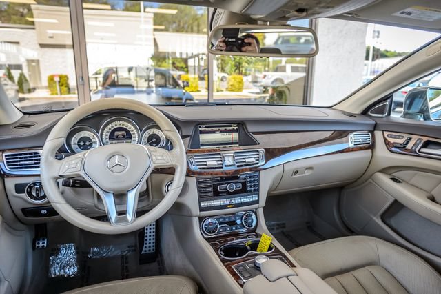 Used 2014 Mercedes-Benz CLS 550 4MATIC image 24