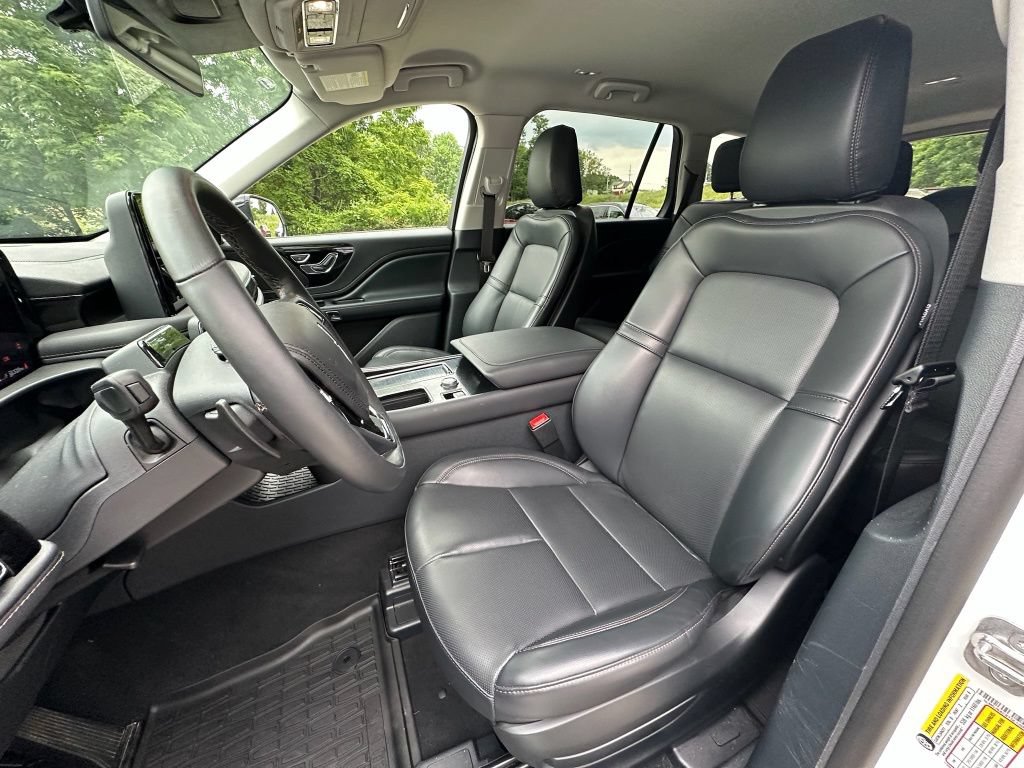 New 2026 Lincoln Aviator AWD image 16