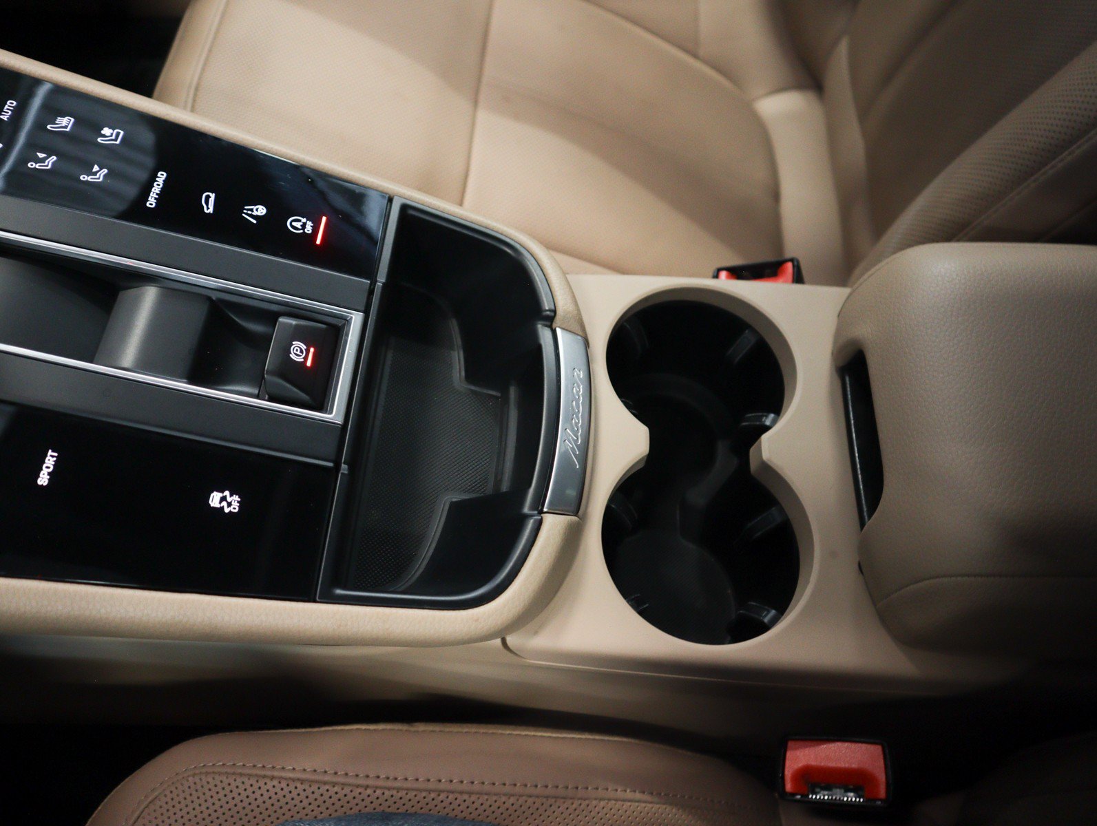 Certified 2023 Porsche Macan AWD/4WD image 20