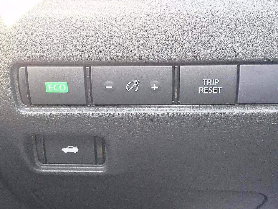 Certified 2025 Nissan Sentra SV w/ Trunk Package FWD image 30