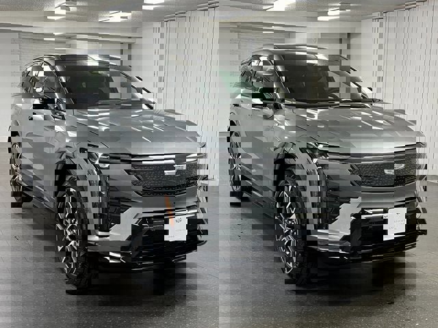 Certified 2025 Cadillac Optiq Sport 2 image 27