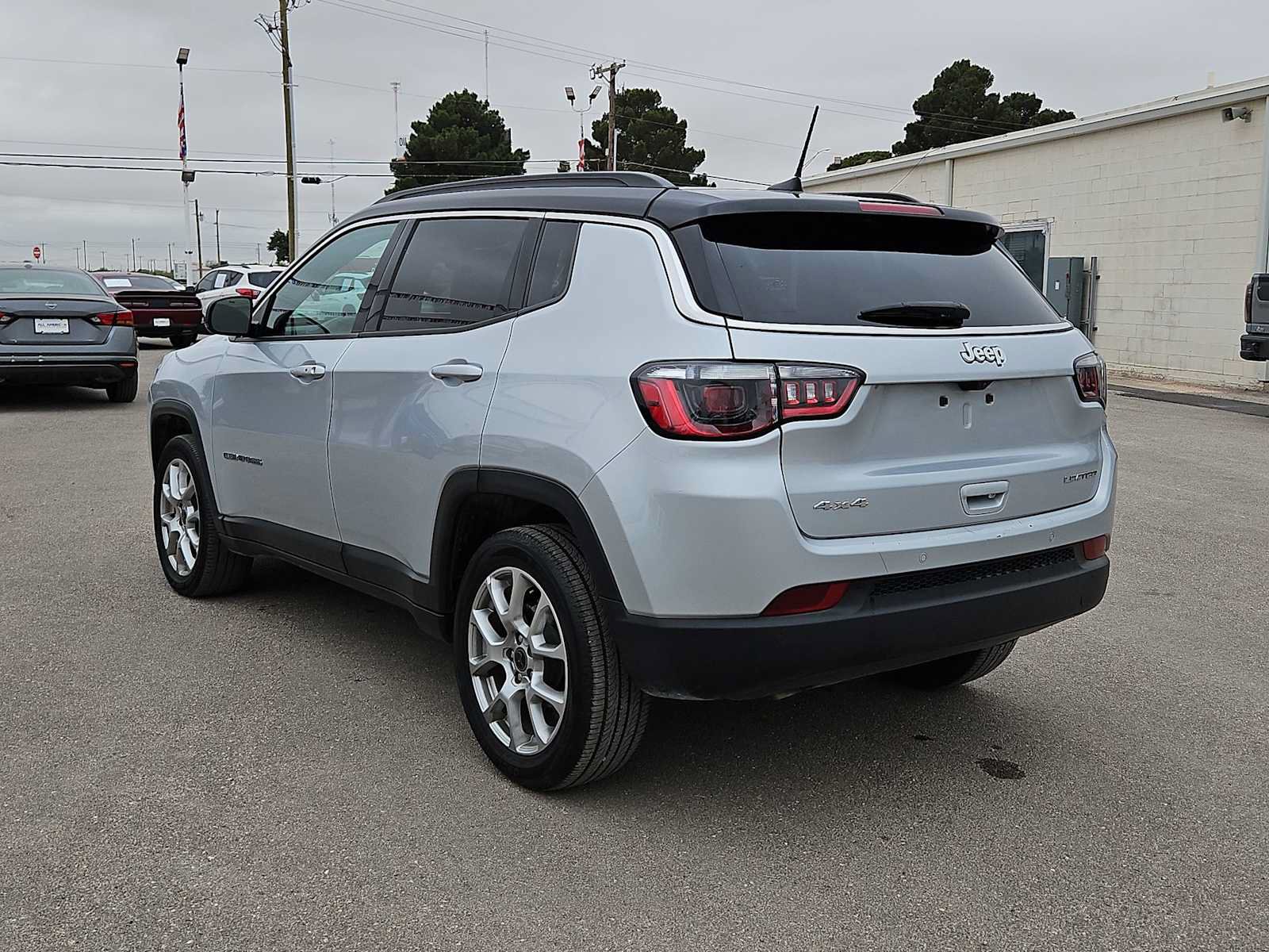 Used 2025 Jeep Compass Limited AWD/4WD image 6
