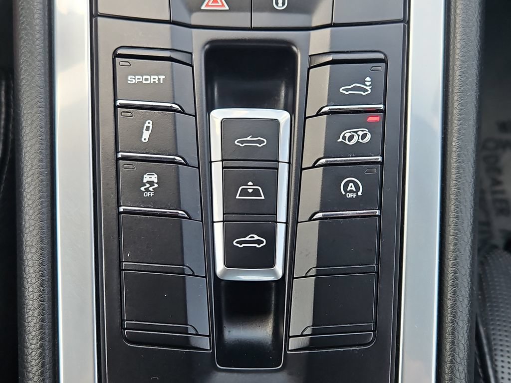 Certified 2017 Porsche 911 Carrera 4S AWD/4WD image 18