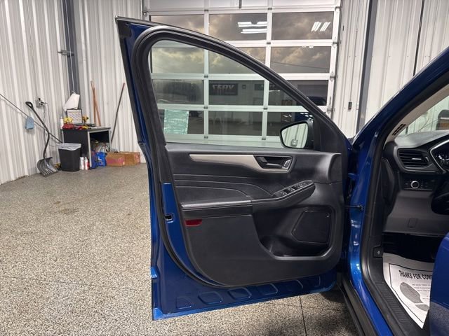 Used 2022 Ford Escape SE image 7