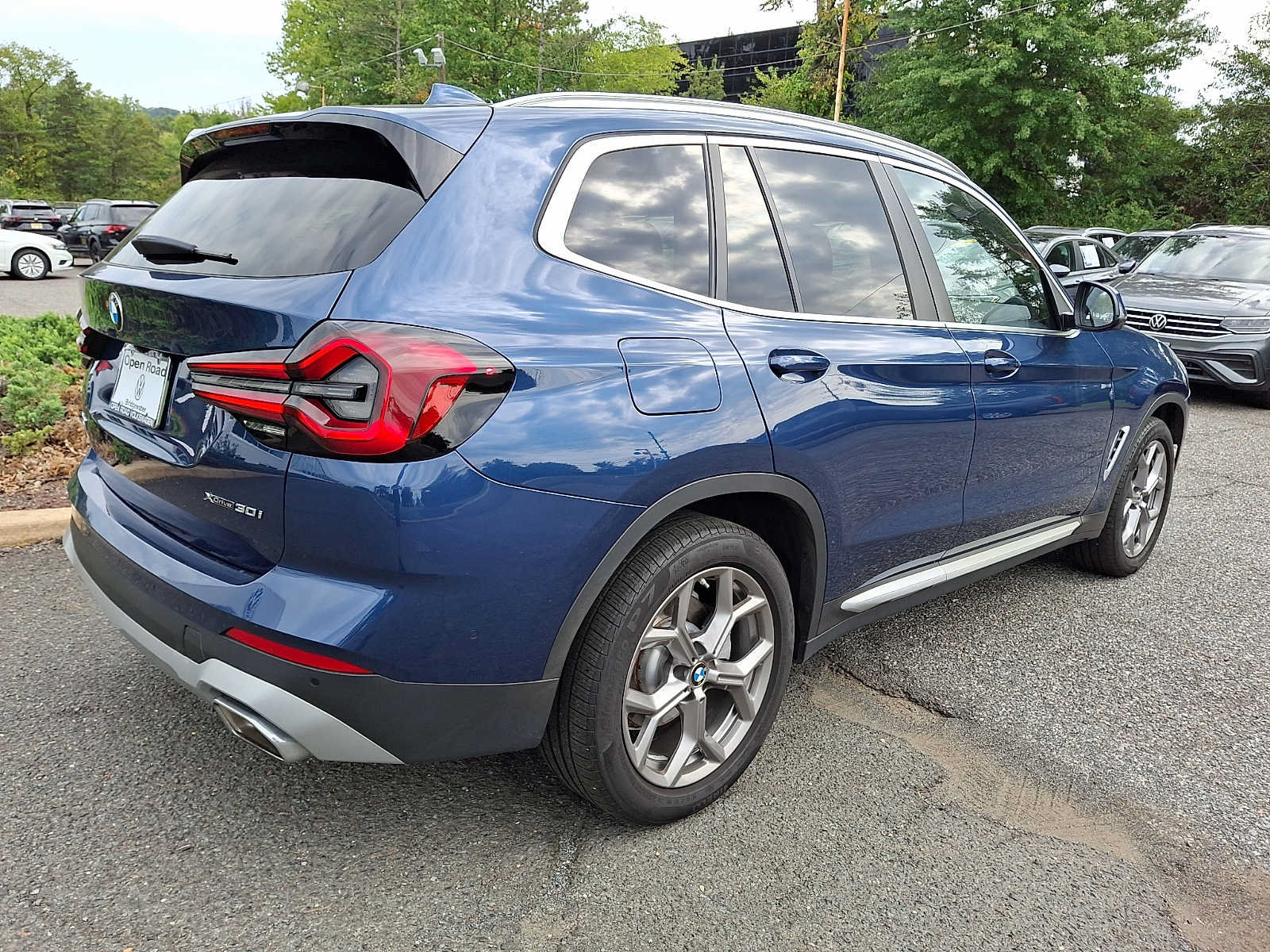 Used 2023 BMW X3 xDrive30i w/ Premium Package w/ZPA AWD/4WD image 6