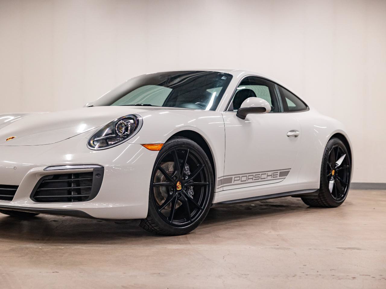 Used 2019 Porsche 911 Carrera 4 AWD/4WD image 23
