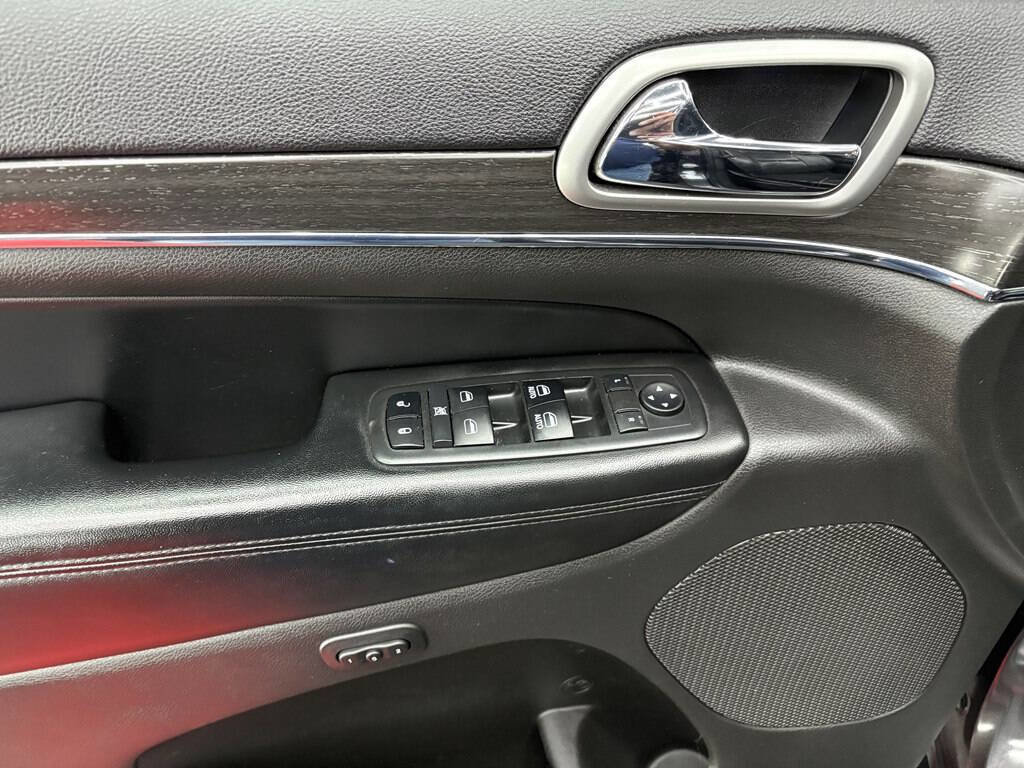 Used 2018 Jeep Grand Cherokee Limited w/ Luxury Group II image 8