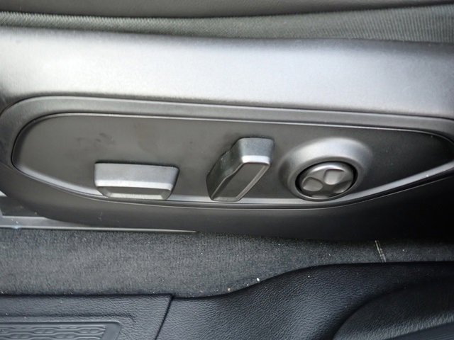 New 2025 Jeep Grand Cherokee Altitude image 16