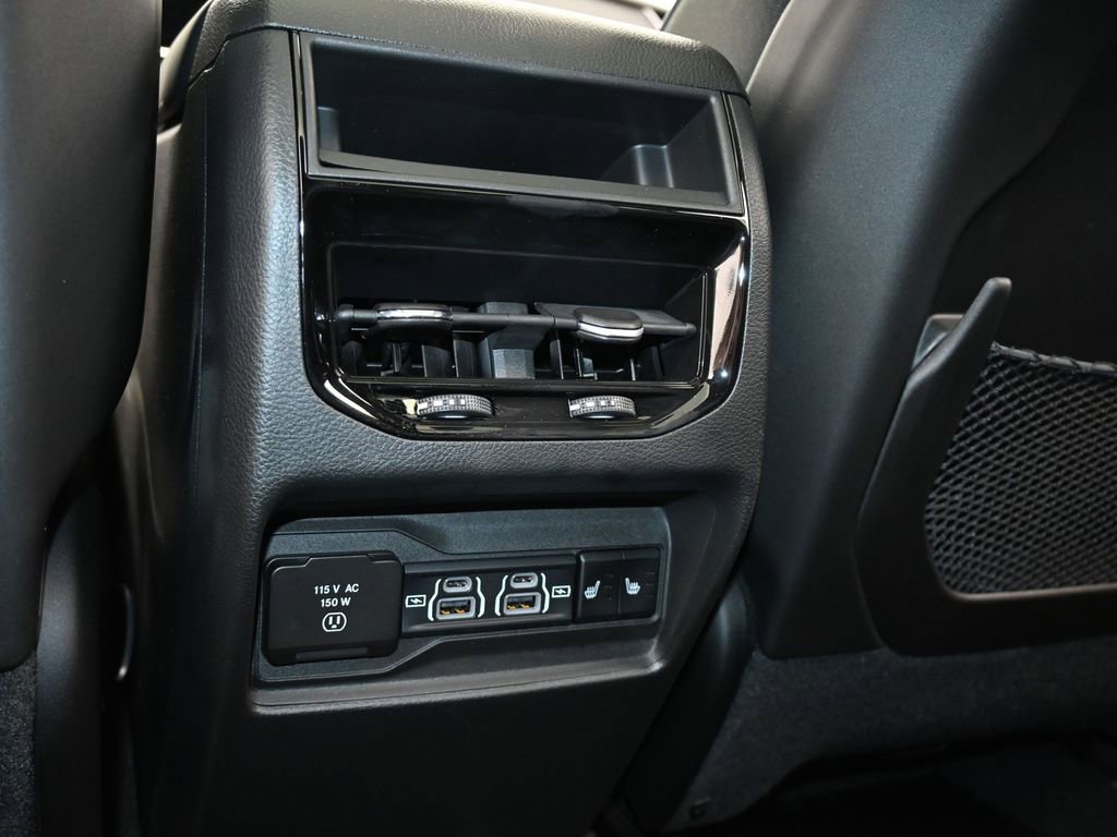 Used 2024 Jeep Grand Cherokee Overland w/ Luxury Tech Group IV image 34