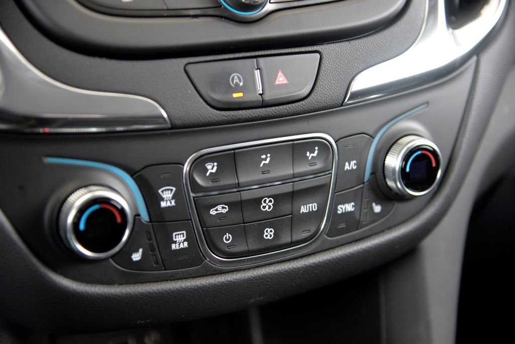 Used 2023 Chevrolet Equinox LT image 24