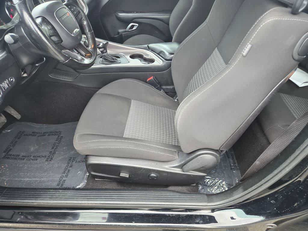 Used 2022 Dodge Challenger GT image 18