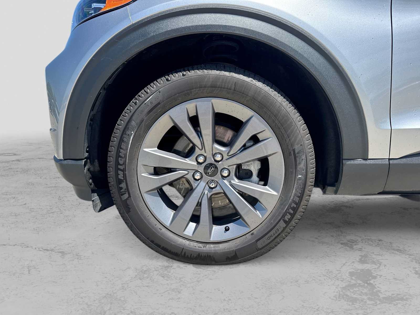 Used 2022 Ford Explorer XLT w/ Equipment Group 202A AWD/4WD image 13