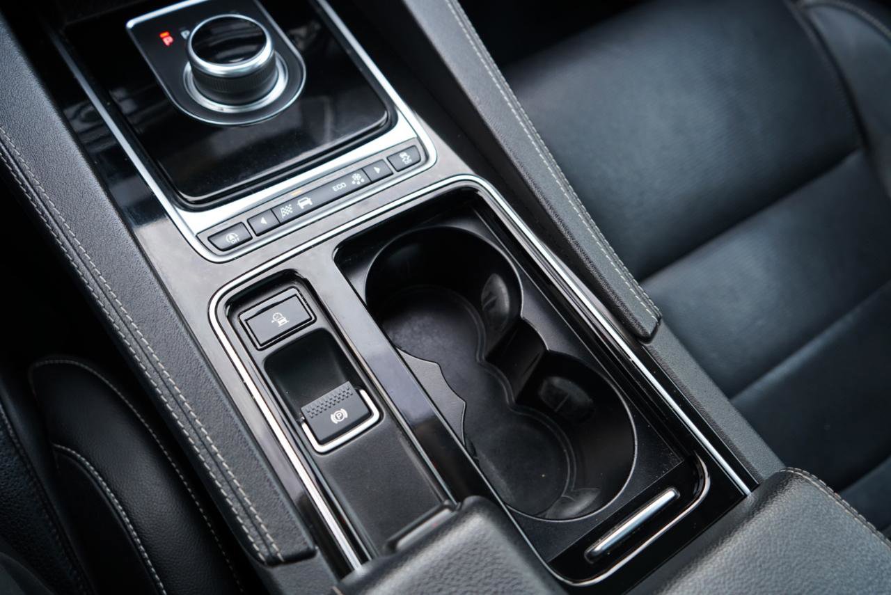 Used 2020 Jaguar F-PACE R-Sport image 55