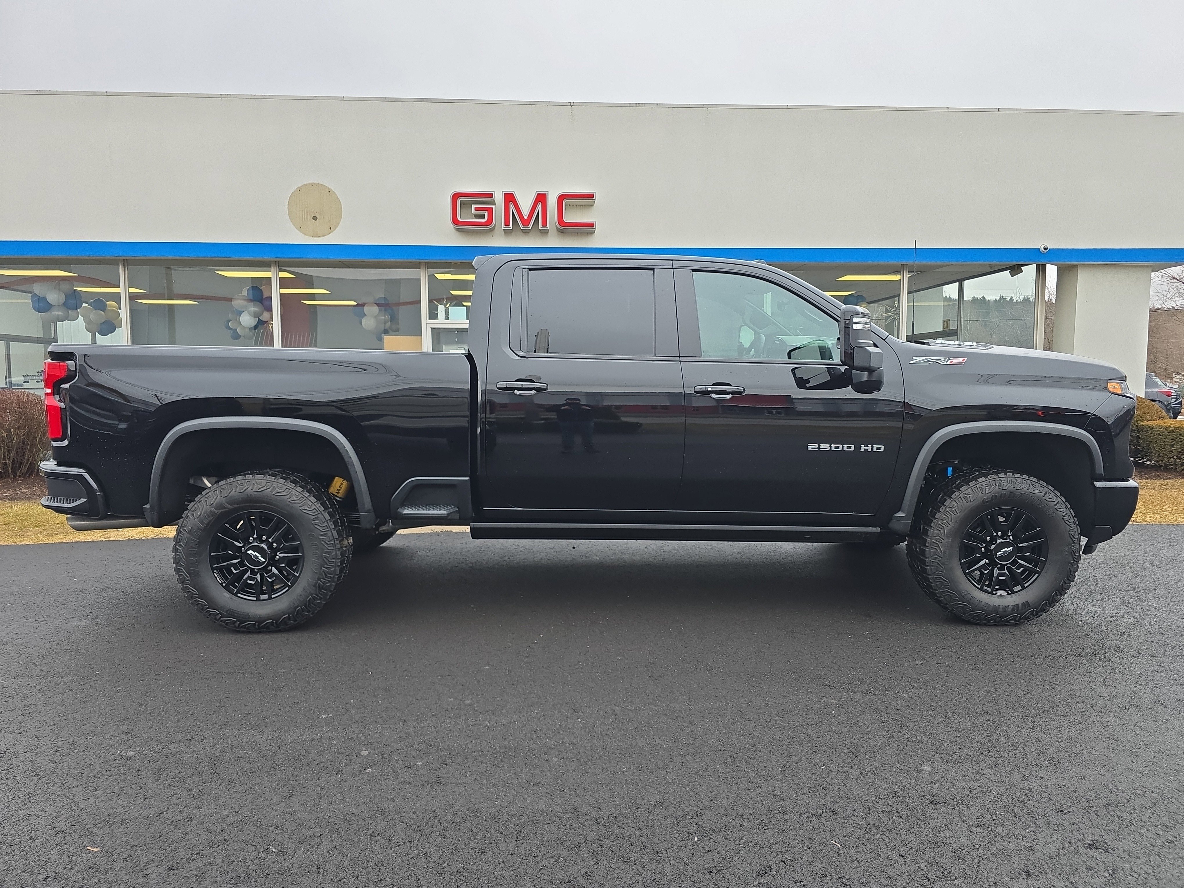 Used 2025 Chevrolet Silverado 2500 ZR2 w/ Technology Package video 2