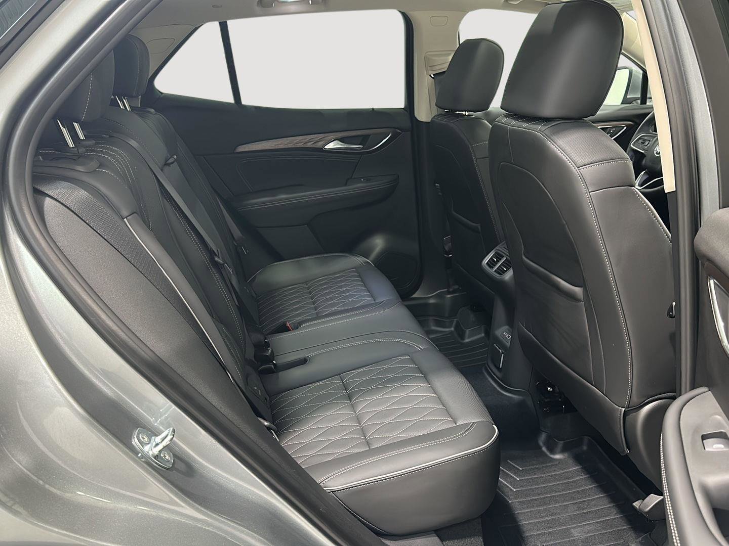 Used 2023 Buick Envision Avenir AWD/4WD image 25