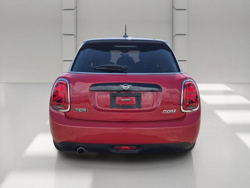 Used 2020 MINI Cooper 4-Door Hardtop FWD image 4