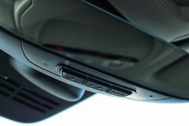 Used 2025 Volvo XC60 B5 Plus image 29