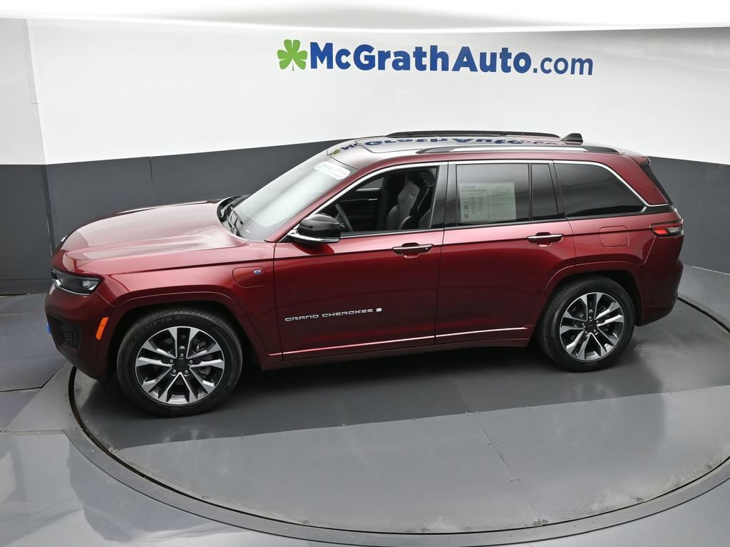 Used 2023 Jeep Grand Cherokee Overland w/ Luxury Tech Group IV AWD/4WD image 28