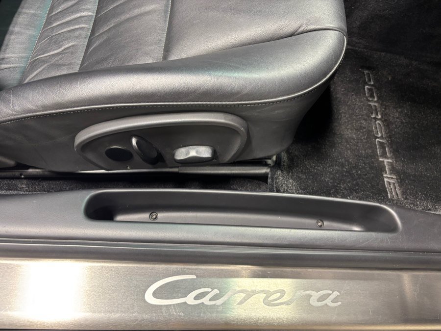 Used 2004 Porsche 911 Carrera 4S AWD/4WD image 19