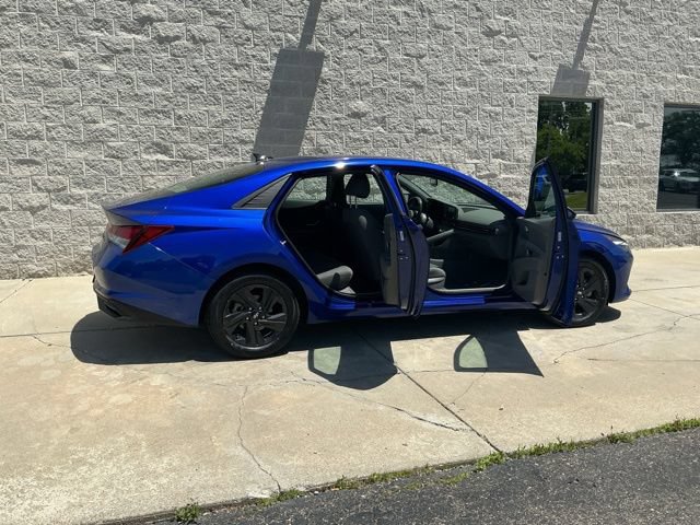 Certified 2023 Hyundai Elantra SEL FWD image 12