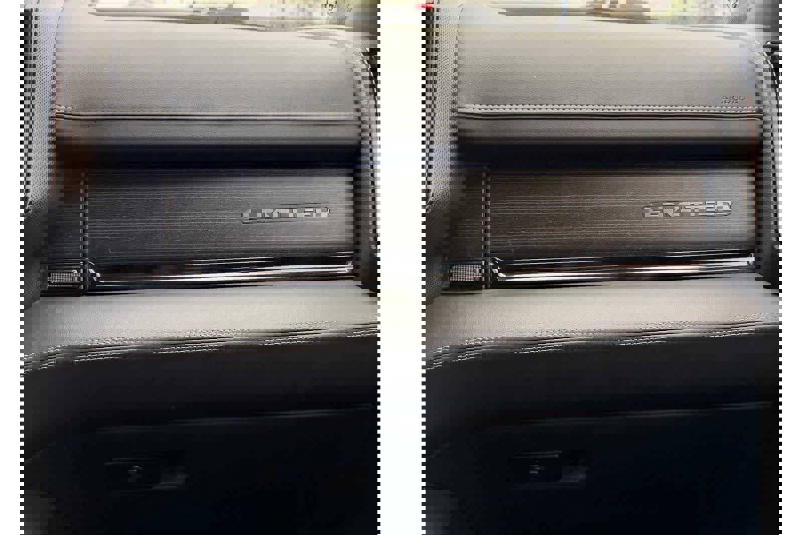 Used 2024 RAM 3500 Limited image 26