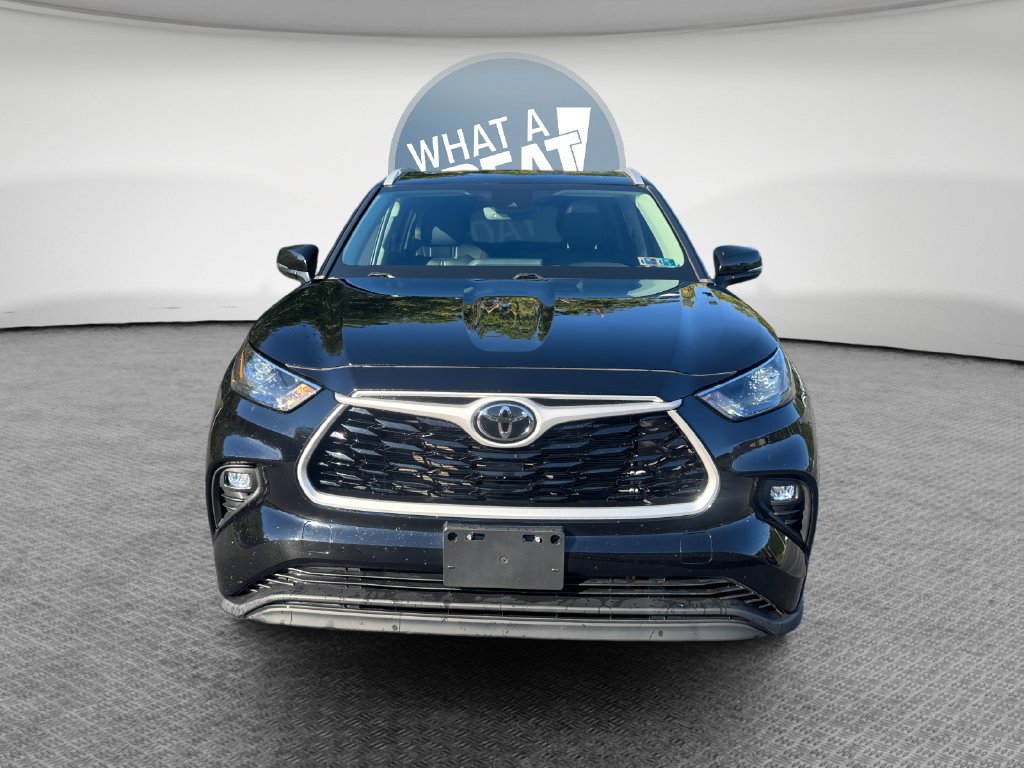 Used 2022 Toyota Highlander XLE AWD/4WD image 9