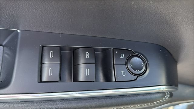 Used 2025 GMC Acadia Elevation FWD image 12