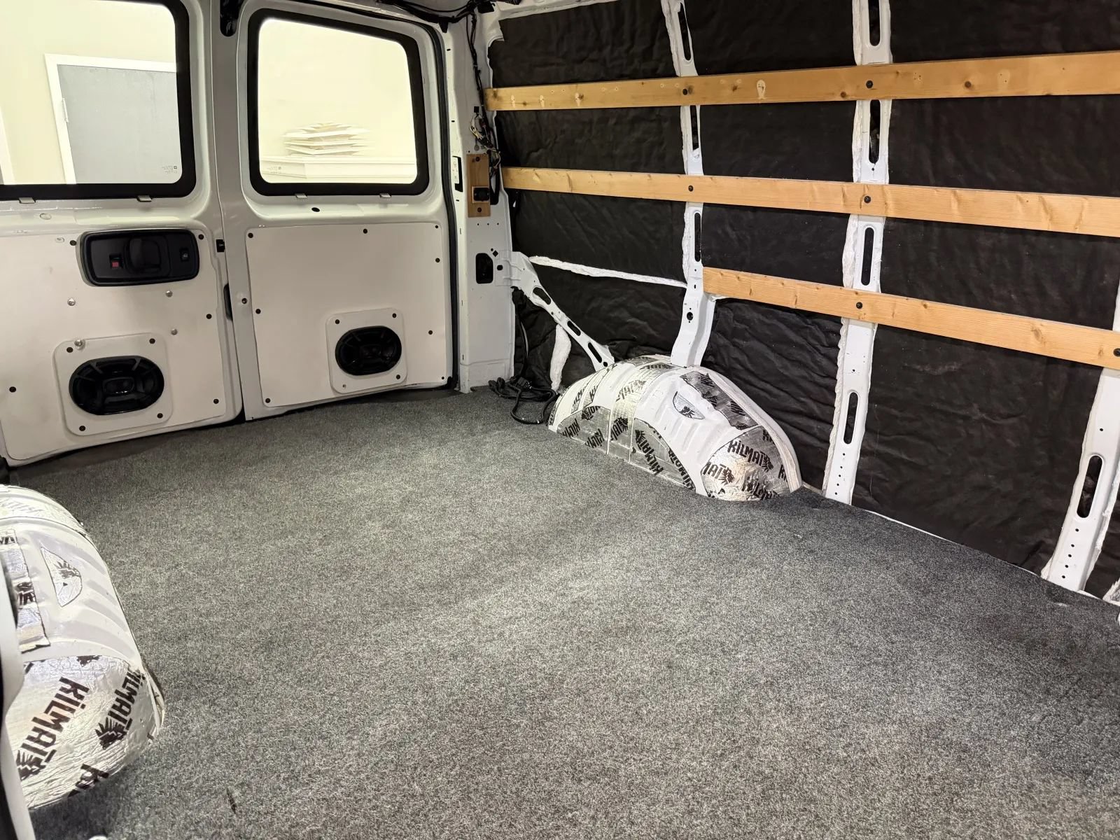 Used 2018 Chevrolet Express 2500 RWD image 26
