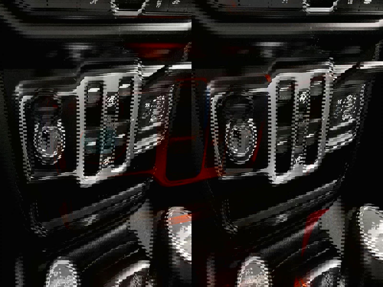 Used 2023 Jeep Wrangler Sahara w/ Cold Weather Group AWD/4WD image 26