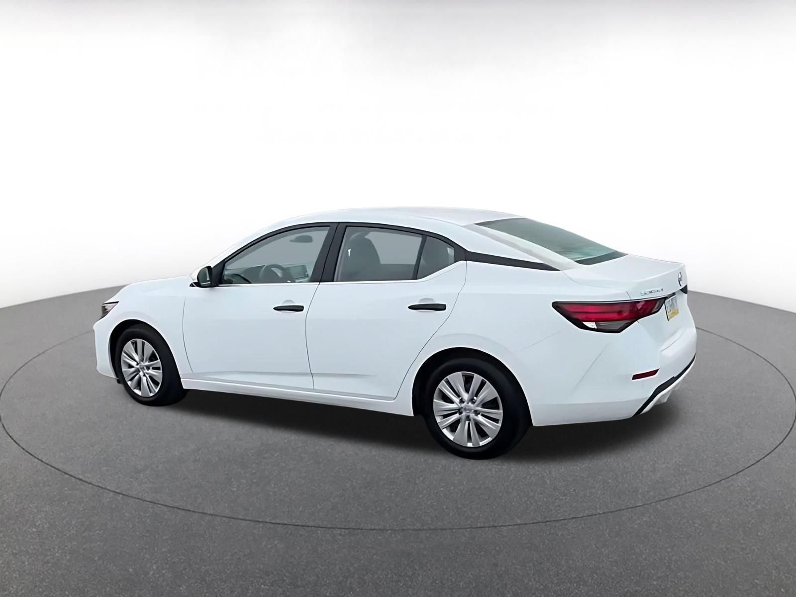 Used 2025 Nissan Sentra S FWD image 10