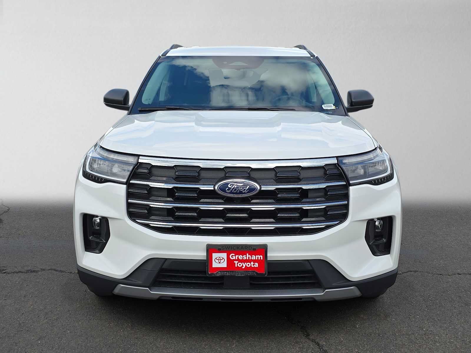 Used 2025 Ford Explorer Active w/ Active Comfort Package RWD image 8