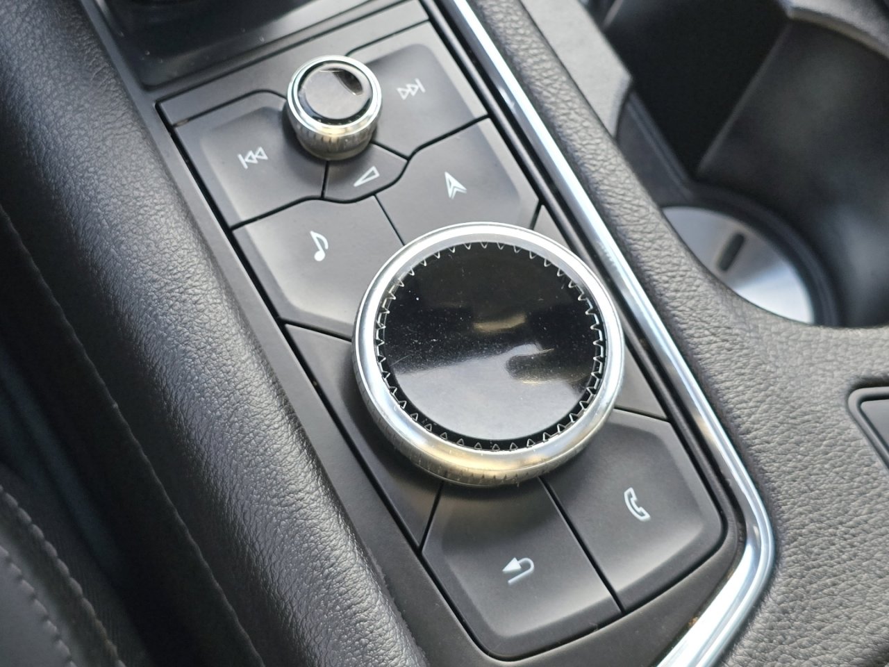 Used 2022 Cadillac XT5 Premium Luxury w/ LPO, Premium Carpet Package image 10