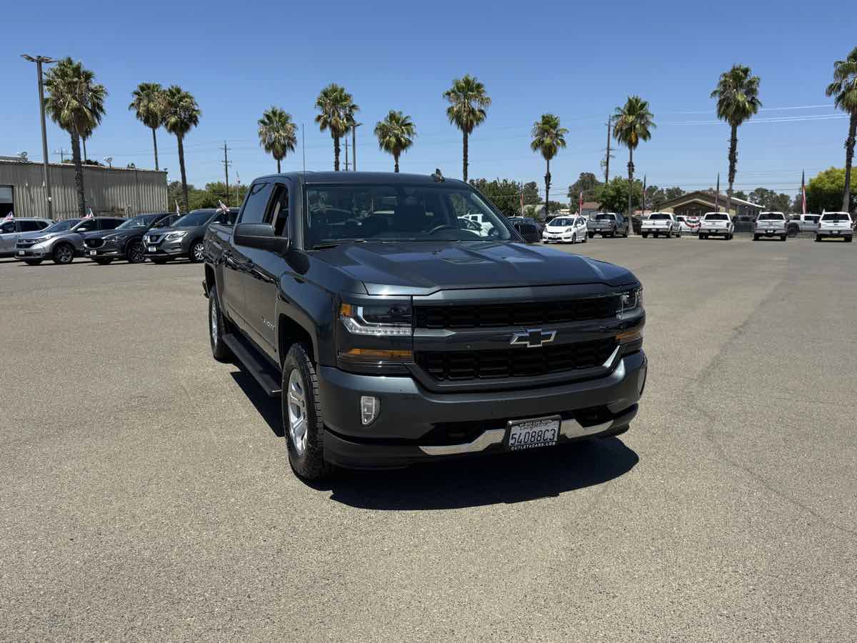 Used 2018 Chevrolet Silverado 1500 LT w/ All Star Edition AWD/4WD image 3