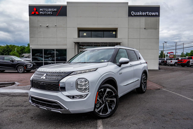 New 2025 Mitsubishi Outlander SEL image 1