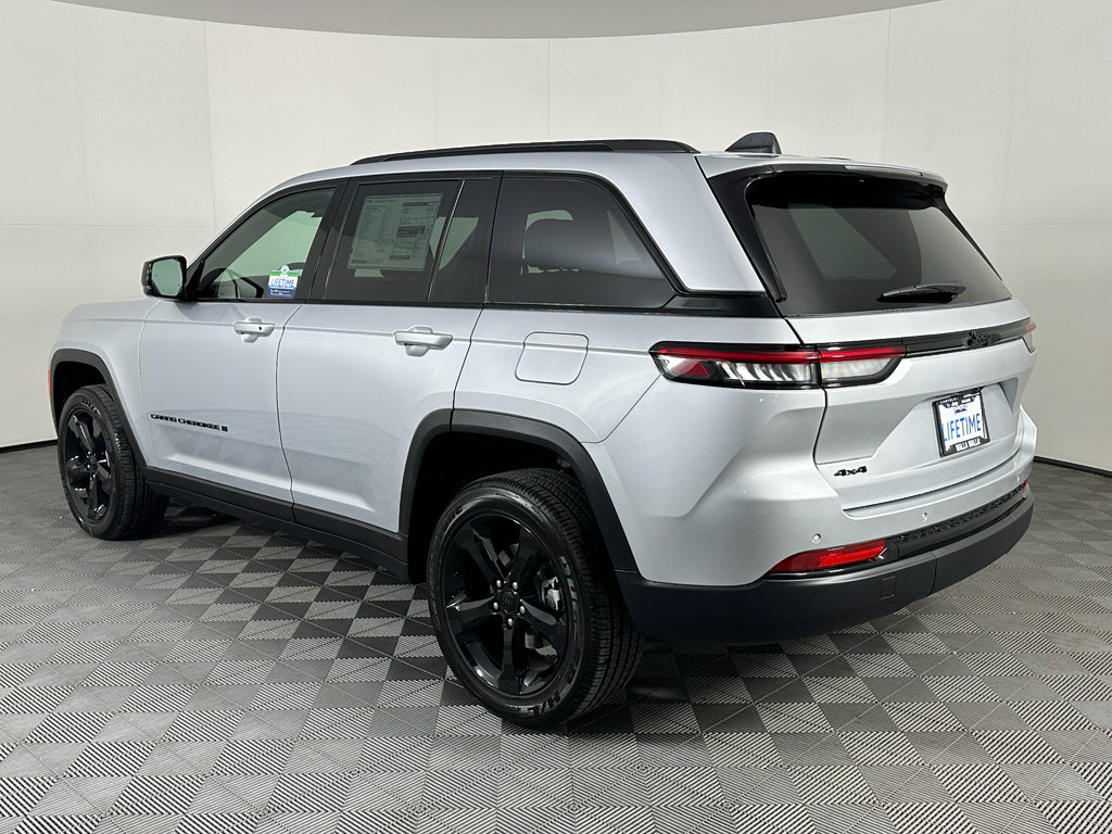 New 2025 Jeep Grand Cherokee Altitude AWD/4WD image 16