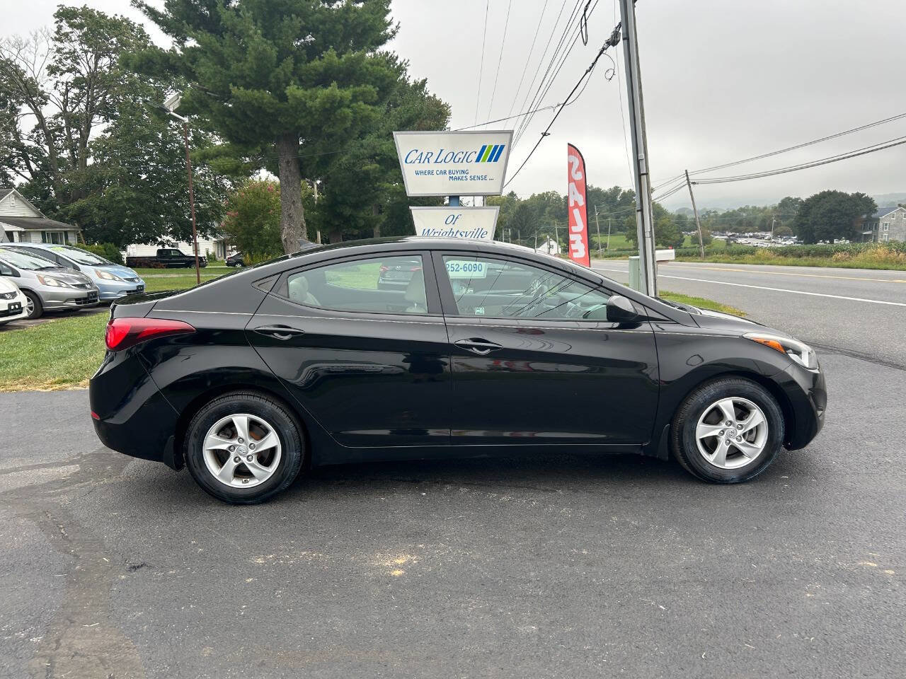 Used 2014 Hyundai Elantra SE image 5