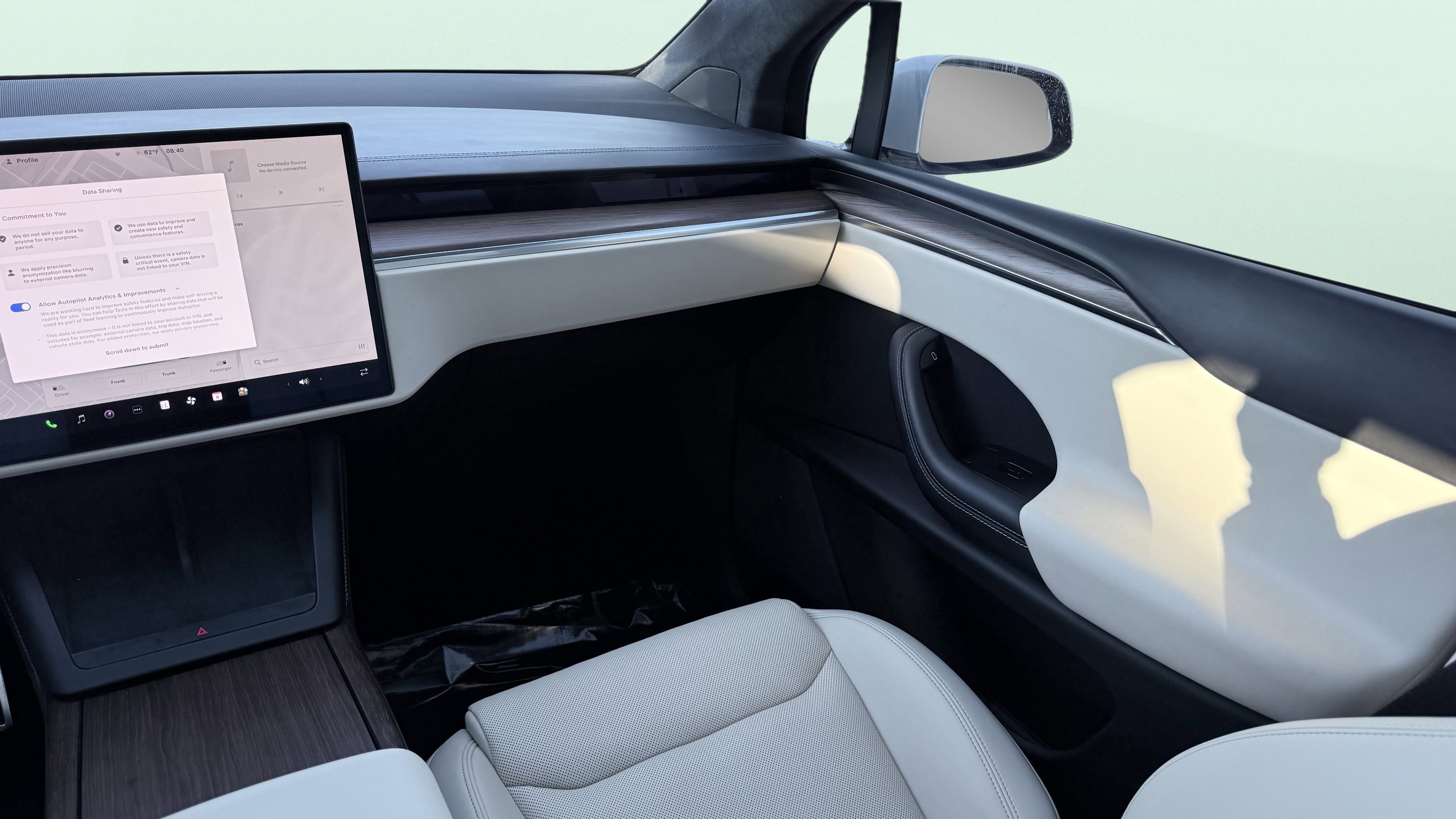 Used 2022 Tesla Model X image 60