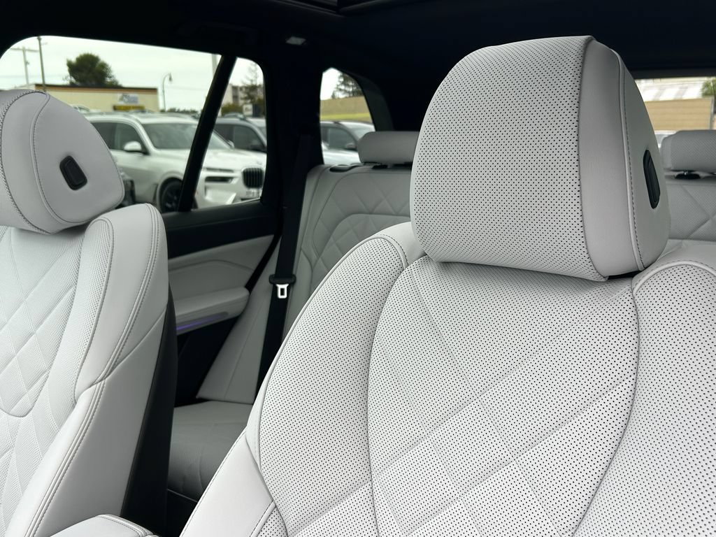 Used 2026 BMW X5 xDrive40i w/ Premium Package AWD/4WD image 14