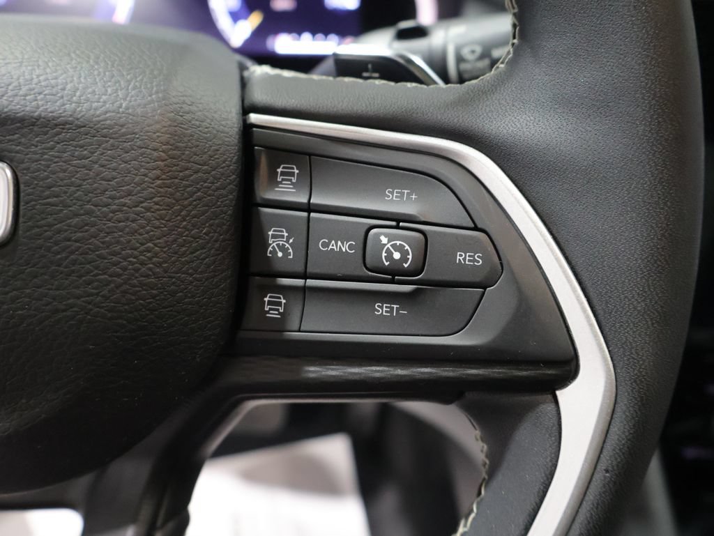 Certified 2023 Jeep Grand Cherokee Altitude AWD/4WD image 39
