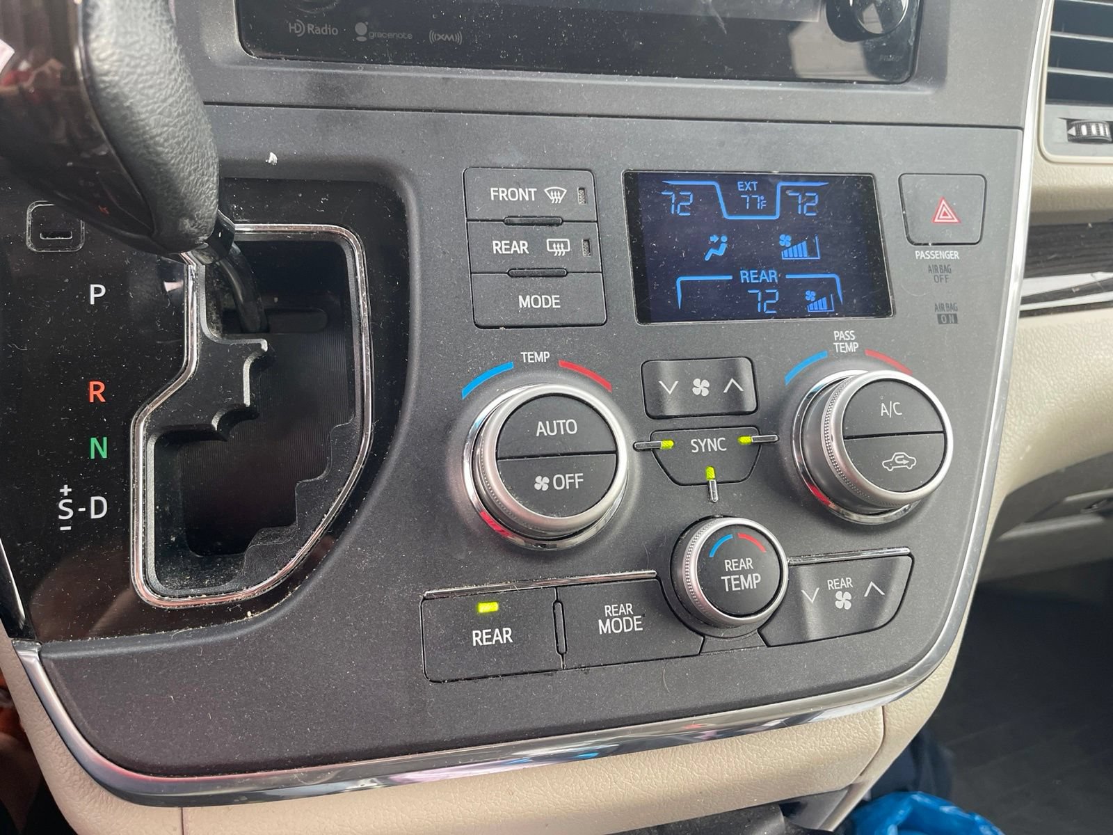 Used 2016 Toyota Sienna XLE FWD image 21