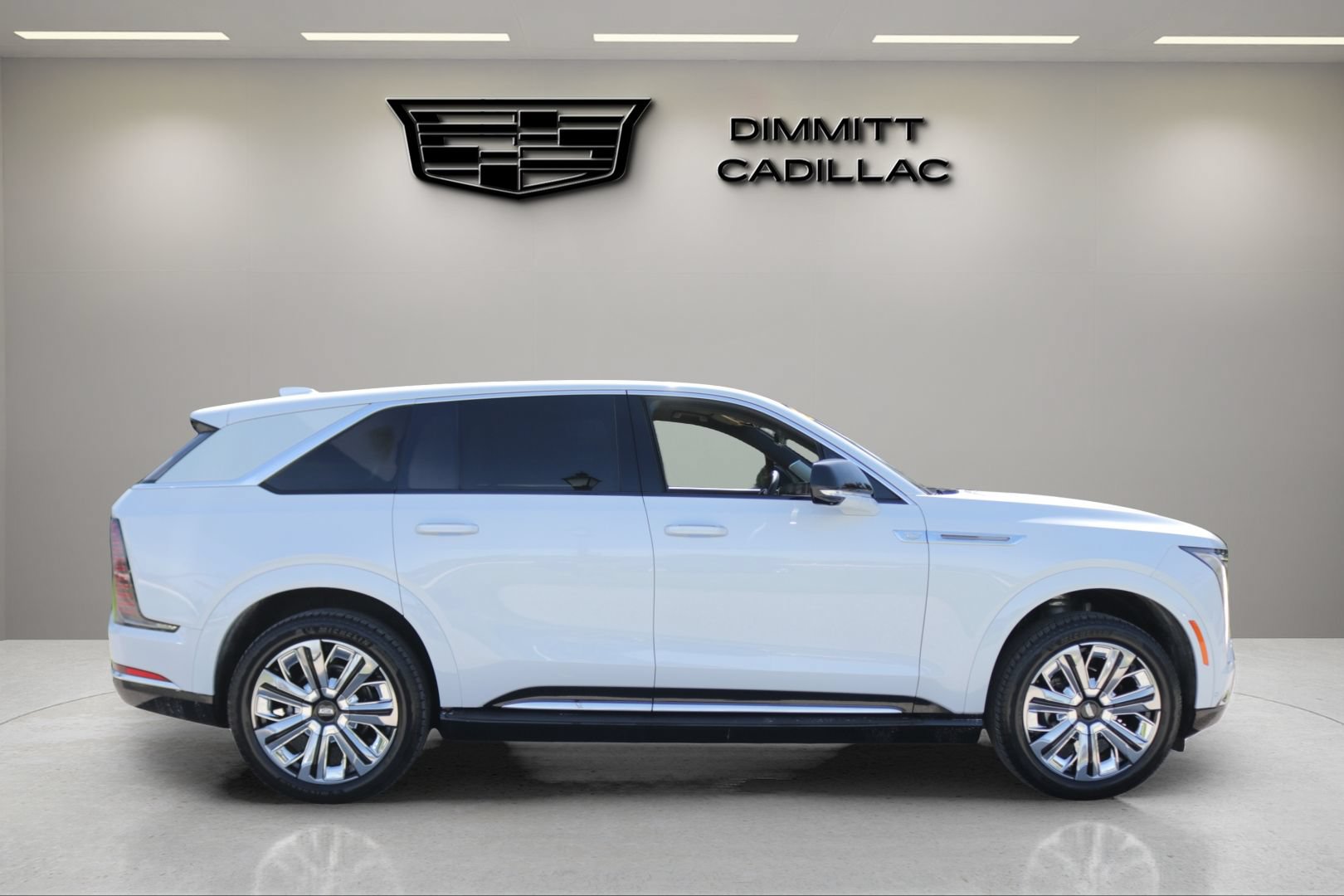 Certified 2026 Cadillac Escalade IQ Luxury 2 w/ LPO, Radiant Package AWD/4WD image 4
